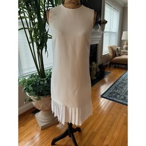 VICTORIA BECKMAN white pleated bottom Dres size 0(DR500